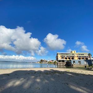 Hoedjiesbaai Hotel